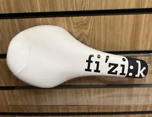 Fizik Tundra 2 Sattel - Bild 1 von 2