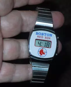OROLOGIO DIGITALE BOSTON RED SOX vintage usato, batteria nuova - Foto 1 di 3