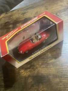 * KYOSHO MUSEUM COLLECTION 03061R JAGUAR E TYPE ROADSTER RED RHD 1:43 SCALE ** - Picture 1 of 7