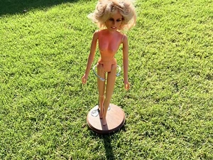 Mego Farrah Fawcett, 12" fashion doll, collectible, 1970s Charlie's Angels doll - Picture 1 of 7