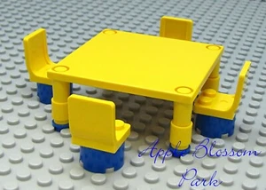 RARO SET TAVOLO E SEDIE LEGO GIALLO E BLU - Sedili da cucina minifigure amici dimensioni - Foto 1 di 5