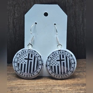 Pendientes God Family Country Charlie Kirk TPUSA Christian Valves Republicanos Nuevos con Etiquetas - Imagen 1 de 1