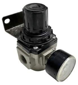SMC AR40-N04H-Z Regolatore di pressione dell'aria con manometro 7 ~ 125 PSI - Foto 1 di 3