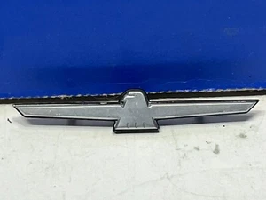 VINTAGE FORD THUNDERBIRD INTERIOR MAY BE DOOR DASH ORNAMENT EMBLEM BADGE A7 - Bild 1 von 3