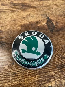 Original 1U0853621C Skoda Octavia car badge / logo / emblem - Picture 1 of 5