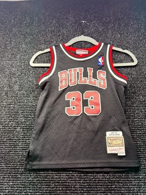 Camiseta Mitchell & Ness para niños M (5-6) negra NBA Chicago Bulls Scottie Pippen #33 Foto 1 de 4