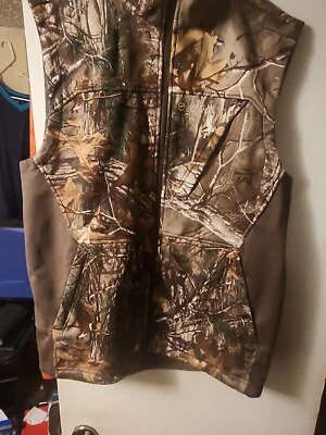 Magellan Outdoors Men's Mesa Softshell Camo Vest Realtree SIZE SMALL USED  - Image 1 of 3