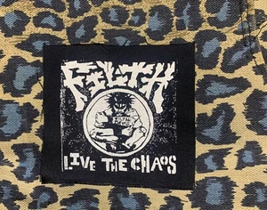 Suciedad: Live the Chaos parche hágalo usted mismo - corteza punk bandera negra sobrante crack oi - Imagen 1 de 1