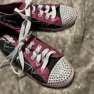Skechers Twinkle Toes Pop Prinzessin Schuhe Nieten leuchtende Spitze Mädchen Größe 3 gebraucht, in einwandfreiem Zustand - Bild 1 von 13