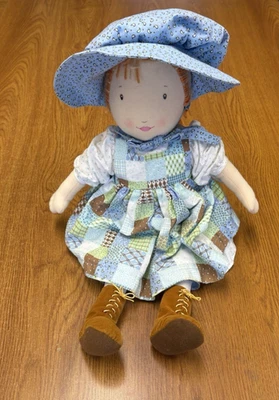 Muñeca de trapo de tela Madame Alexander Holly Hobbie 2009 sin etiquetas #50675 retazos Foto 1 de 4