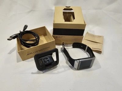 Samsung Galaxy Gear 2013, estojo de aço inoxidável e pulseira preta com fivela de metal - Imagem 1 de 4