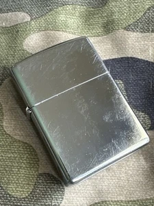 Encendedor Zippo clásico vintage 1998 - acabado cromado de alto pulido - Imagen 1 de 6