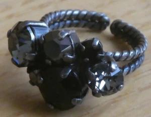 konplott Ring, Steine klar, silbern und rubinrot, verstellbar - Bild 1 von 3