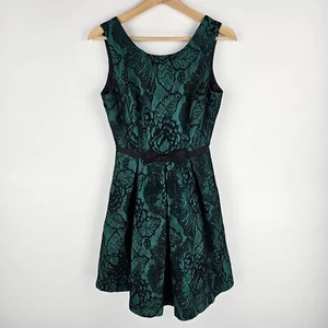 Review Dress Womens Size 8 Green Black Floral Lace Sleeveless Bow Waist Pleated - Picture 1 of 6