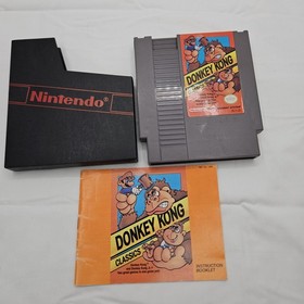 Nintendo NES Donkey Kong Classics (1988) Game Cartridge with manual