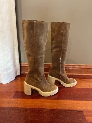 Botas hasta la rodilla Dolce Vita Corry H2O marrón gamuza plataforma, talla 9,5 Foto 1 de 4