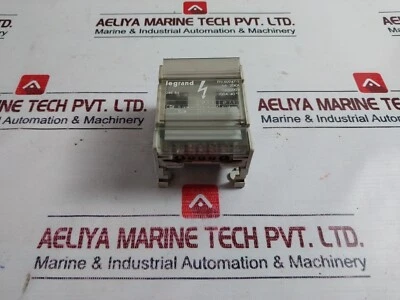 Legrand 048 84 Distribution Block Modular 100A 500V 40°C - Image 1 of 4