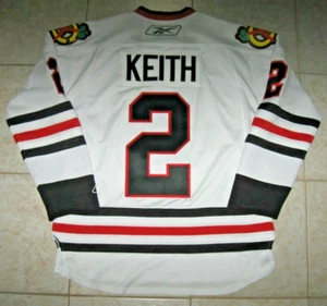 #2 Duncan KEITH Chicago BLACKHAWKS Off. Lic. REEBOK Jersey, Size Men's S - Picture 1 of 2