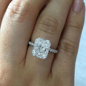 Anello di fidanzamento in oro bianco 14 carati con diamanti taglio radiante 2... - Foto 1 di 3