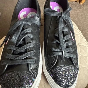 Girls Lady’s Superdry Black Glittery Head Low Pro Trainers Size 6. Fit Uk 5 - Picture 1 of 8