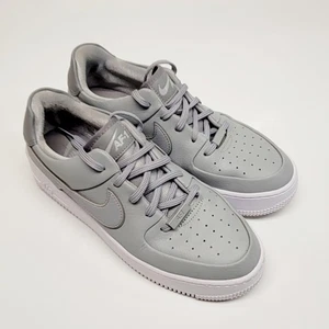 Nike Air Force 1 AF1 Sage Low Gr. 9,5 Smoke Grey Grau Weiß Schuhe Sneaker Damen - Bild 1 von 9