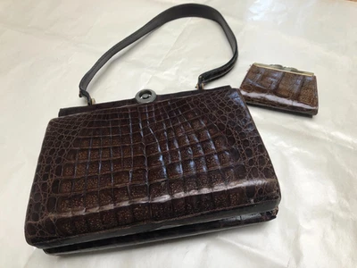 SAC A MAIN EN CUIR CROCODILE VÉRITABLE BRUN VINTAGE AVEC SON PORTE MONNAIE - Photo 1/4