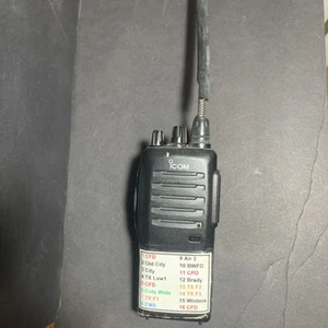ICOM IC-F11 Two-Way Radio 136-174 MHz Battery, Antenna - Picture 1 of 5