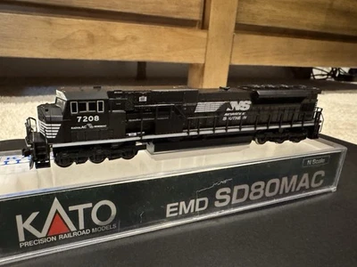 Kato escala N Norfolk Southern NS SD80MAC 7208 DCC listo Foto 1 de 2