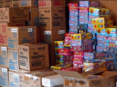  GIGANTIC ESTATE FIND OF VINTAGE SPORTSCARDS WITH OLD UNOPENED PACKS LIQUIDATION - Image 1 of 3
