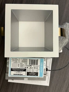 FLAT DOWNLIGHT LED FEDS 4 INCH Lightolier by Signify (BRAND NEW) - Picture 1 of 6