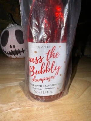 Avon pass the bubbly champagne bubble bath 8.4 fl oz nos - Image 1 of 3