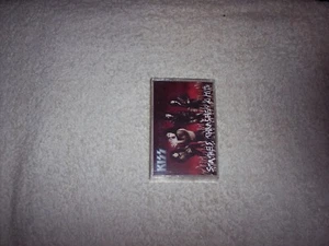 KISS--SMASHES THRASHES & HITS *CASSETTE* #166 - Picture 1 of 5