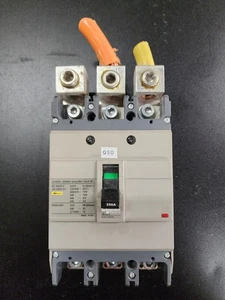 Schneider Electric NSC250S Interruttore automatico, 200 Ampere - Foto 1 di 8