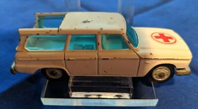 Vintage TOY CAR CORGI JUNIORS STUDEBAKER WAGONAIRE AMBULANCE  - Image 1 of 4