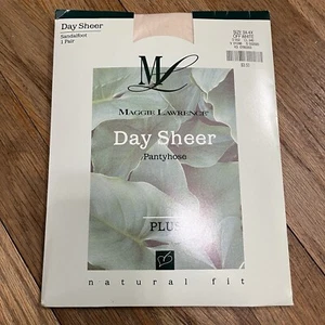 Maggie Lawrence Day Sheer Womens Plus Size Pantyhose Off White 3X 4X NWT - Picture 1 of 3