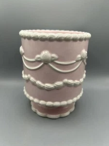 Target Bullseye Playground Pink Cake Brush Holder Vase Valentinstag 2025 NEU - Bild 1 von 3