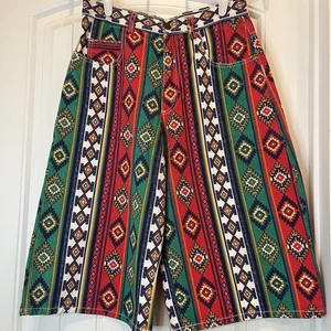 Vintage A-Klasse Damen 6 bunte Jeansshorts Südwesten Azteken lange Schrittlänge 15” - Bild 1 von 10