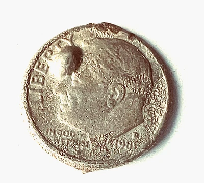 RARE 1981 D Roosevelt Dime with a large CUD ERROR on his forehead - VERY RARE! - Image 1 of 2