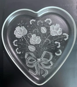 Vintage MIkasa Heart Plate Frosted Crystal 13" x 12.5" x 1.25" - Picture 1 of 6