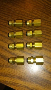 Conector de latón FNPT 1/4"" compresión x 1/8"" paquete de 8 PARKER 66P-4-2 - Imagen 1 de 3