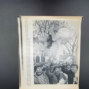 Kurds Against Saddam AP Leaf Desk Press Photos Gulf War 1991 Warsaw Poland - Picture 1 of 4