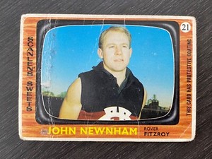 1967 VFL Scanlens #21 John Newnham Fitzroy