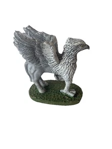 Harry Potter Hipogrifo Buckbeak Figura Hagrid Réplica Baúl Mágico Exclusivo - Imagen 1 de 5