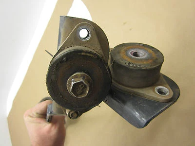 Arctic Cat 550 TRV 4x4 2009 OEM lower motor mounts - Изображение 1 из 4