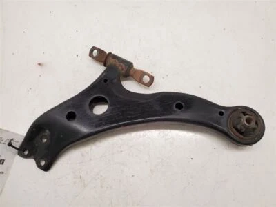 Brazo de control inferior delantero izquierdo Toyota Highlander, 2004-2007, AWD, 48069-48020 Foto 1 de 4