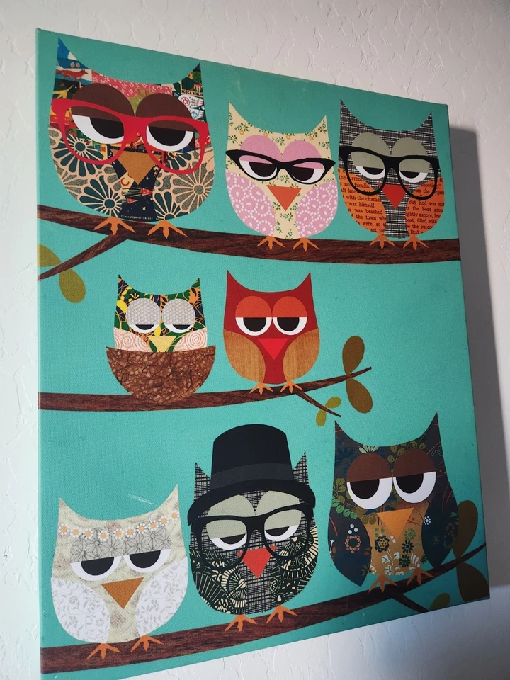 Marco de fotos de búho sobre materiales de tela de 20" T/16" W Foto 1 de 4