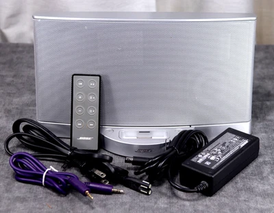Sistema de música digital BOSE SoundDock Series II, prata, com controle remoto, quase perfeito! - Imagem 1 de 4