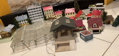 (5) Faller/Vollmer/Kibri H0 Stadthäuser + Lagerhallen + Hochhaus + konvolut - Bild 1 von 4