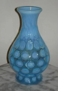 Jarrón Fenton extremadamente raro con óptica de puntos opalescentes azules de 10" o Coinspot, aprox. 1939 - Imagen 1 de 1