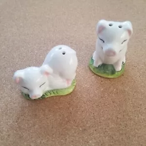 Vintage Piglet Salt and Pepper Shaker Set Farm Pigs in the Grass - Picture 1 of 11